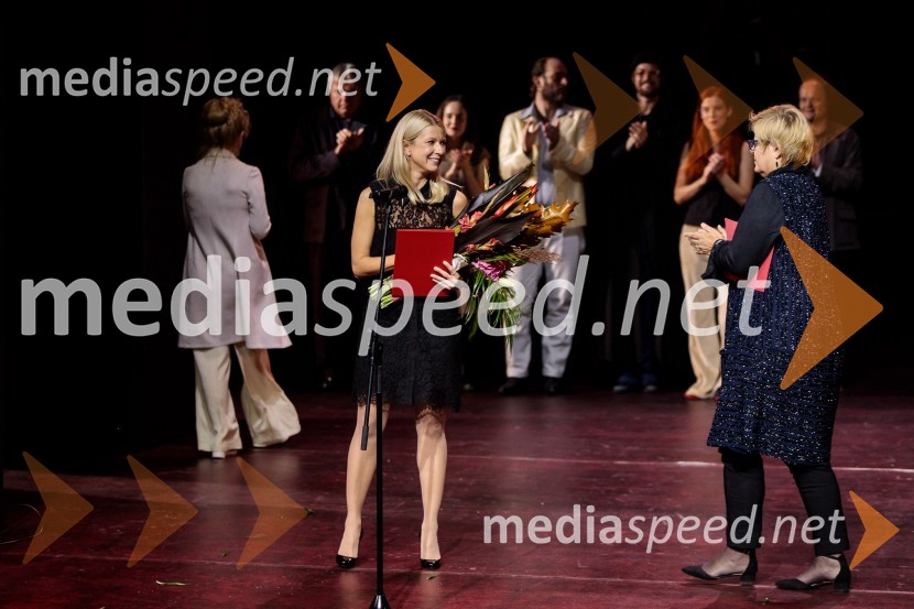  Tjaša  Železnik, igralkaČešnjev vrt, premiera komedije in podelitev Dnevnikove nagrade Tjaši Železnik