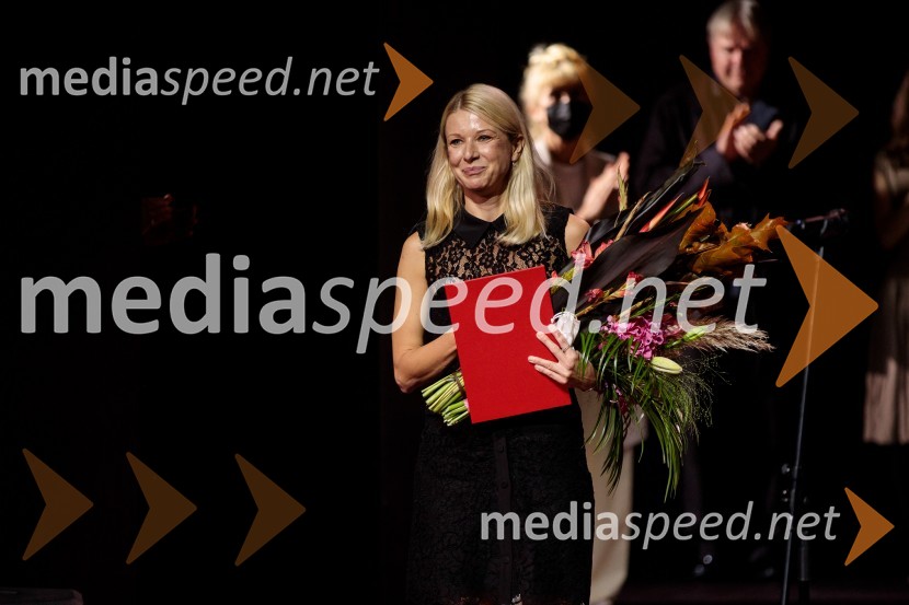  Tjaša  Železnik, igralkaČešnjev vrt, premiera komedije in podelitev Dnevnikove nagrade Tjaši Železnik