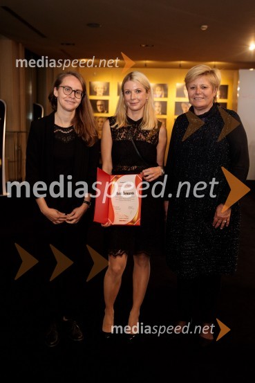  Maja Šučur;  Tjaša  Železnik, igralka;  Tina Mahkota, prevajalkaČešnjev vrt, premiera komedije in podelitev Dnevnikove nagrade Tjaši Železnik