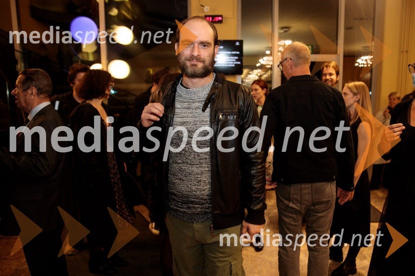 Češnjev vrt, premiera komedije in podelitev Dnevnikove nagrade Tjaši Železnik