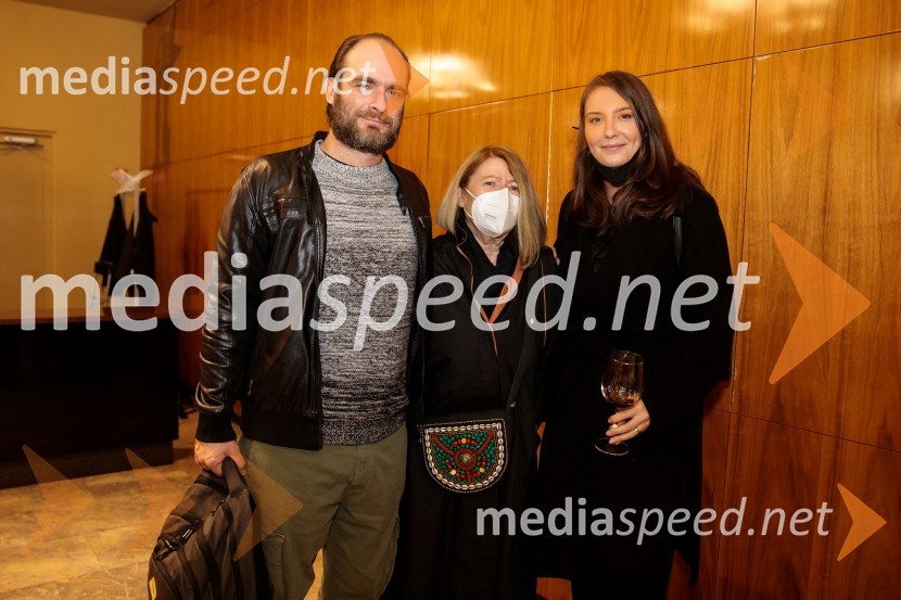 Češnjev vrt, premiera komedije in podelitev Dnevnikove nagrade Tjaši Železnik