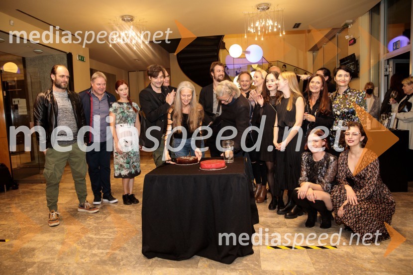 Češnjev vrt, premiera komedije in podelitev Dnevnikove nagrade Tjaši Železnik