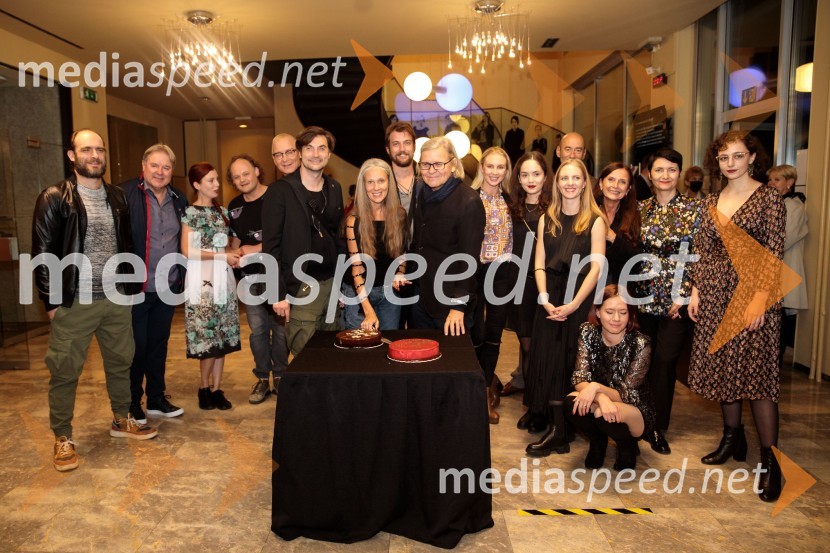 Češnjev vrt, premiera komedije in podelitev Dnevnikove nagrade Tjaši Železnik