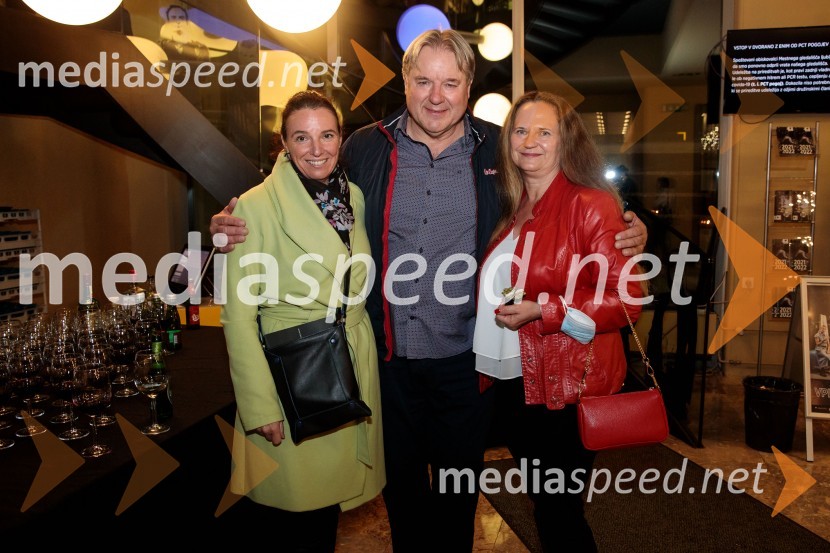  ... ;  Jožef Ropoša, igralec;  ... Češnjev vrt, premiera komedije in podelitev Dnevnikove nagrade Tjaši Železnik