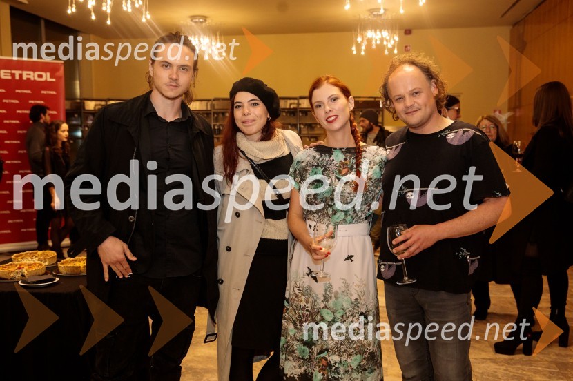  ... ;  ... ;  Tina Vrhovnik Potočnik, igralka;  ... Češnjev vrt, premiera komedije in podelitev Dnevnikove nagrade Tjaši Železnik