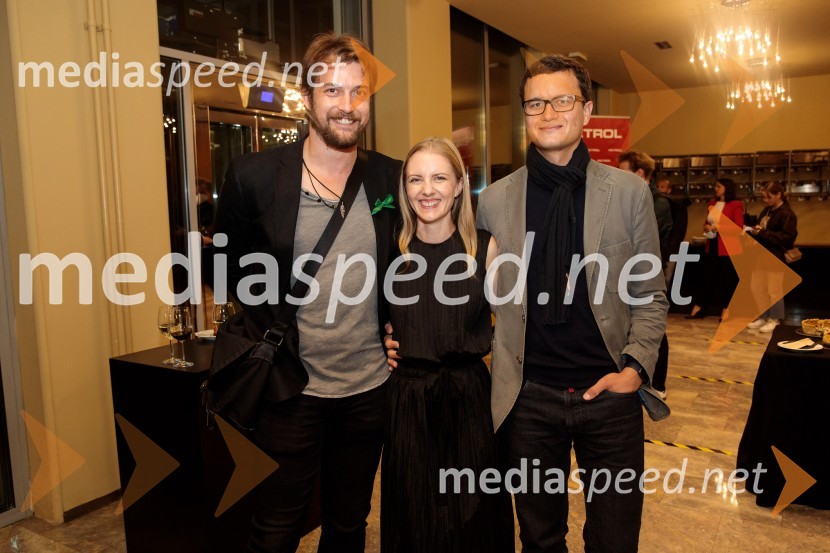  ... ;  Lena Hribar  Škrlec, igralka;  ... Češnjev vrt, premiera komedije in podelitev Dnevnikove nagrade Tjaši Železnik