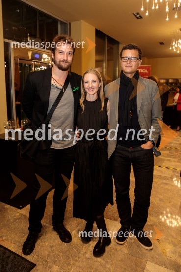  ... ;  Lena Hribar  Škrlec, igralka;  ... Češnjev vrt, premiera komedije in podelitev Dnevnikove nagrade Tjaši Železnik