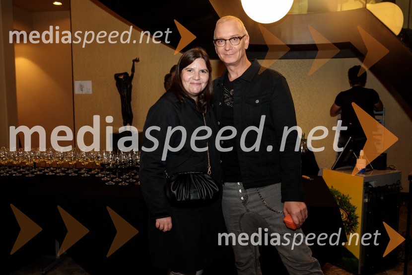  Teja Pelko, novinarka, Svet24;  ... Češnjev vrt, premiera komedije in podelitev Dnevnikove nagrade Tjaši Železnik