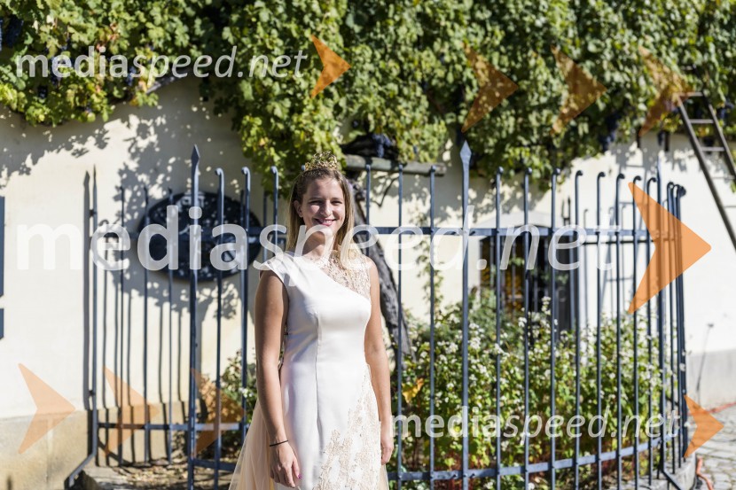  Ana Pavlin, 24. vinska kraljica Slovenije35. Svečana trgatev Stare trte