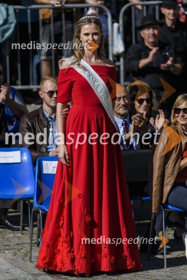  Neža Jarc, Mariborska vinska kraljica 202035. Svečana trgatev Stare trte