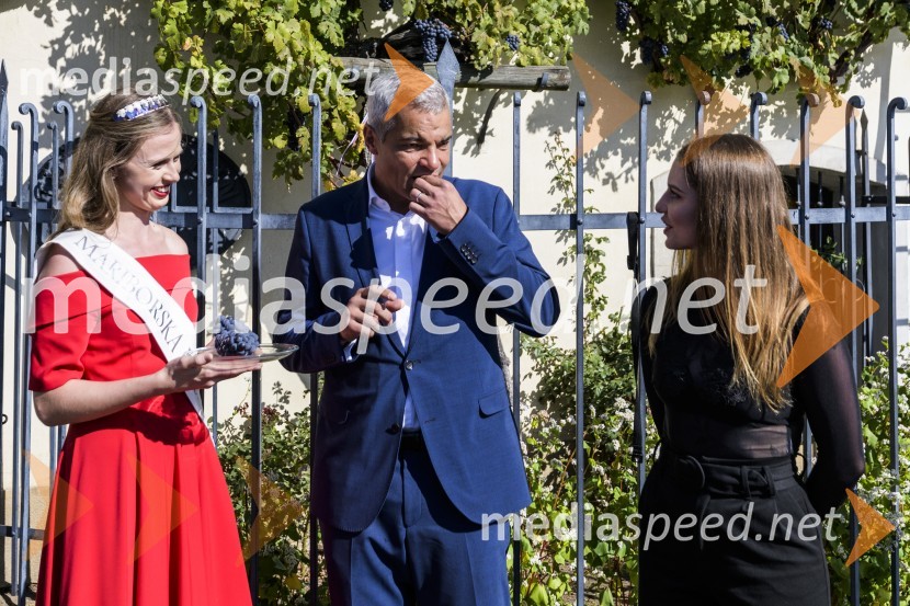  Neža Jarc, Mariborska vinska kraljica 2020;  Saša Arsenovič, župan občine Maribor, podjetnik;  Maja Keuc, pevka35. Svečana trgatev Stare trte