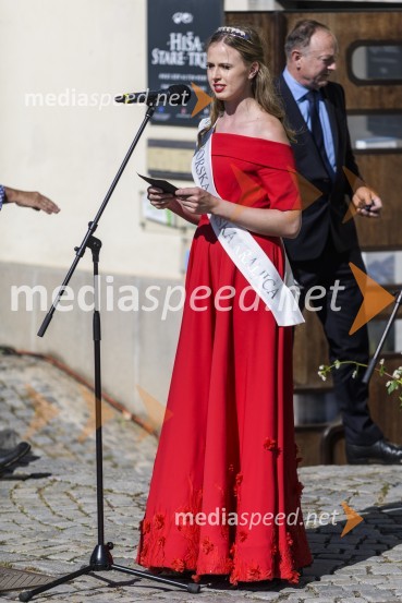  Neža Jarc, Mariborska vinska kraljica 202035. Svečana trgatev Stare trte