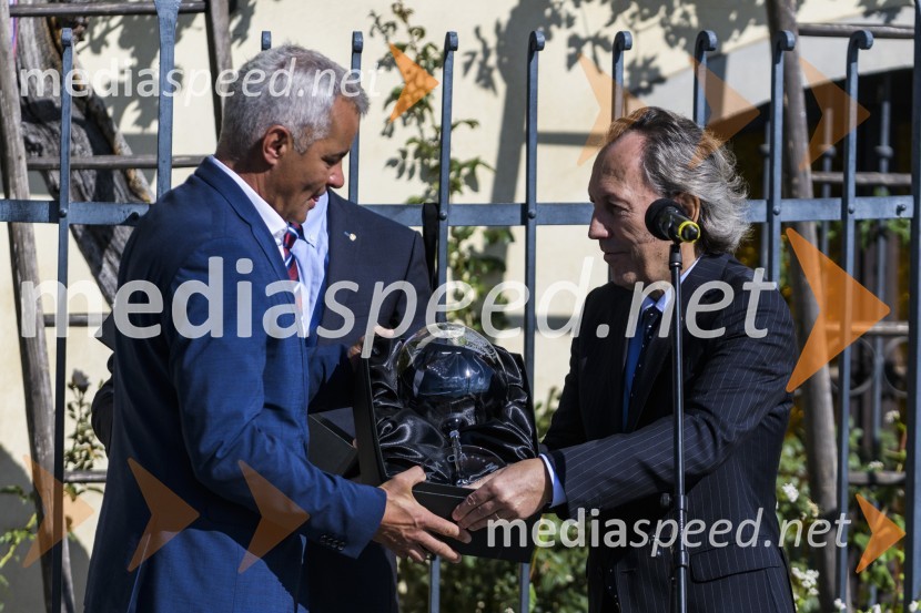  Saša Arsenovič, župan občine Maribor, podjetnik;  Edi Berk, oblikovalec, arhitekt35. Svečana trgatev Stare trte