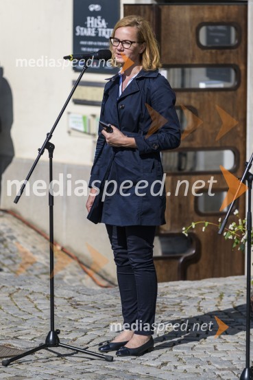  Simona Hauptman, Kmetijsko gozdarski zavod Maribor, vodja kmetijske svetovalne službe, specialistka za vinogradništvo35. Svečana trgatev Stare trte