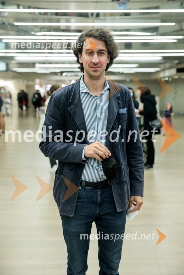  Matija Krečič, violinist in skadatelj, Momento CiganoNanine pesmi, glasbeno-plesna predstava