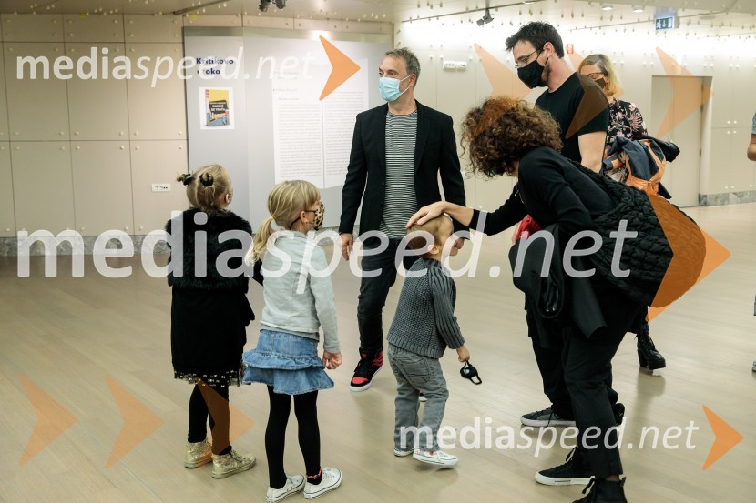 Nanine pesmi, glasbeno-plesna predstava