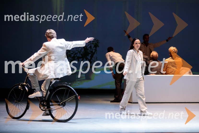  Nana Milčinski, pevkaNanine pesmi, glasbeno-plesna predstava