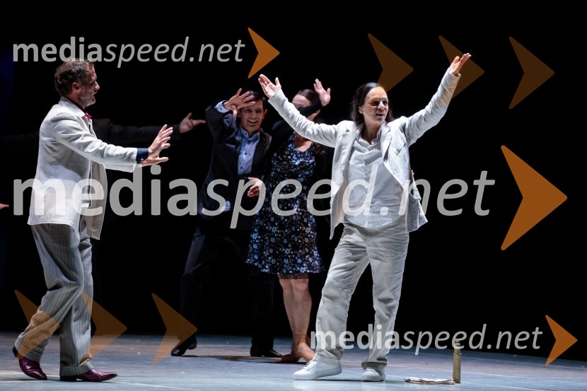  Nana Milčinski, pevkaNanine pesmi, glasbeno-plesna predstava