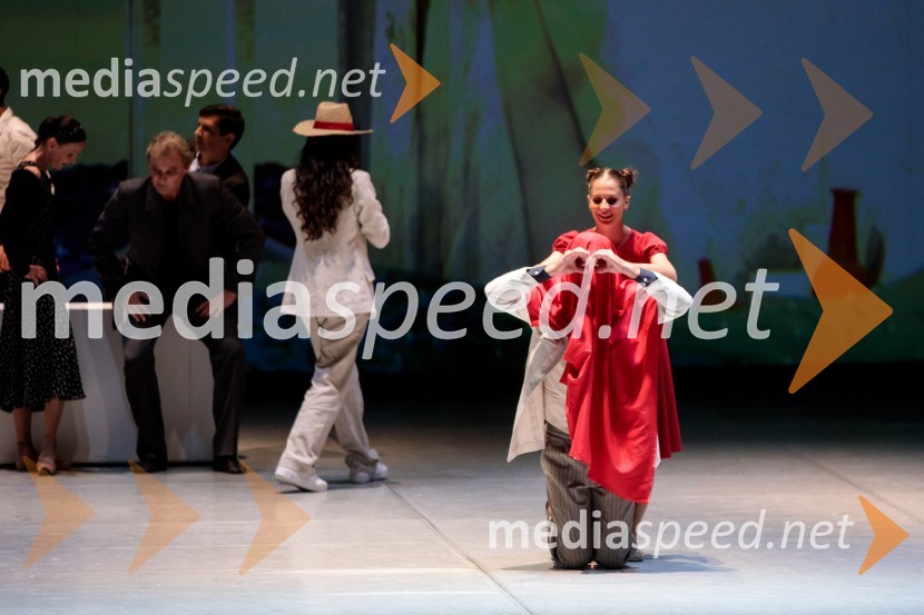  Ema Perić, baletna plesalkaNanine pesmi, glasbeno-plesna predstava