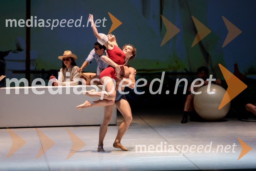  Ema Perić, baletna plesalka;  Jan Trninič, baletni plesalecNanine pesmi, glasbeno-plesna predstava