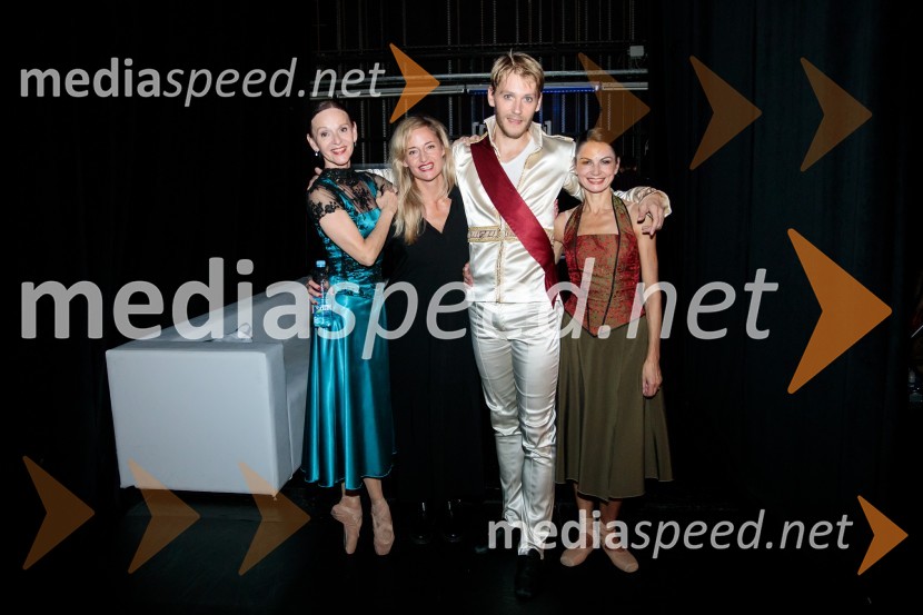 Nanine pesmi, glasbeno-plesna predstava