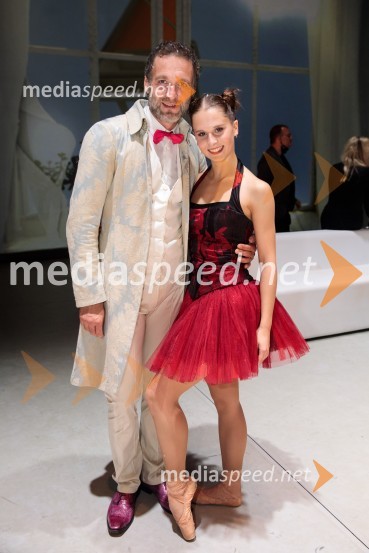  Tiberiu Marta, baletni plesalec;  Ema Perić, baletna plesalkaNanine pesmi, glasbeno-plesna predstava