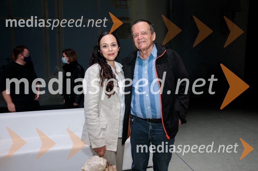  Nana Milčinski, pevka;  Matija MilčinskiNanine pesmi, glasbeno-plesna predstava