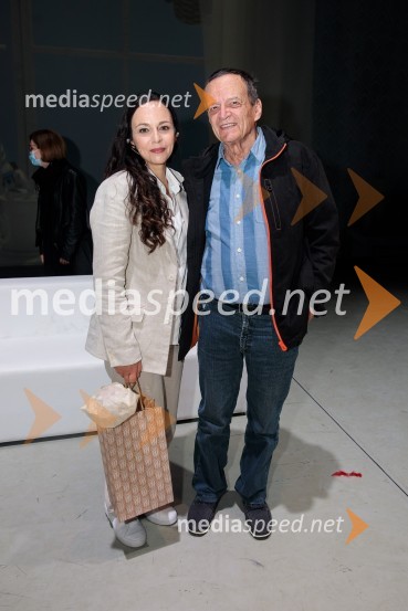  Nana Milčinski, pevka;  Matija MilčinskiNanine pesmi, glasbeno-plesna predstava