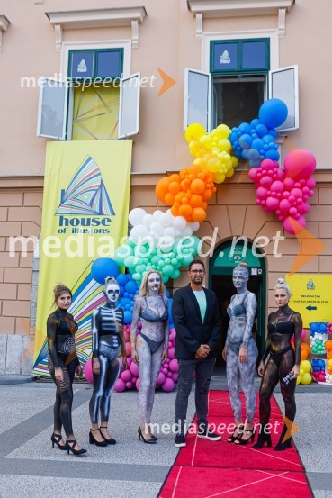  Dejan  Grbić, direktor Hiše iluzijPrva razstava poslikav - iluzij na človeških telesih ob 5. obletnici Hiše iluzij