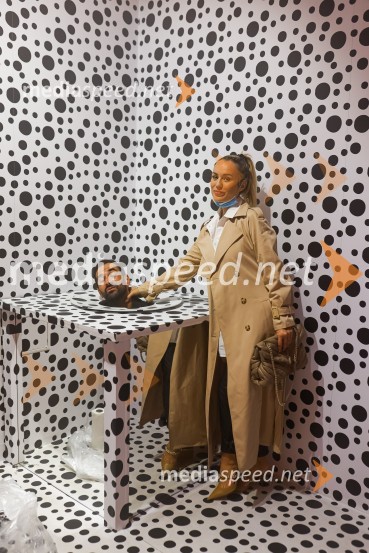  Marko  Pavlović, podjetnik;  Katarina Benček, social media influencerka, avtorica knjigePrva razstava poslikav - iluzij na človeških telesih ob 5. obletnici Hiše iluzij