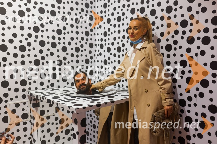  Marko  Pavlović, podjetnik;  Katarina Benček, social media influencerka, avtorica knjigePrva razstava poslikav - iluzij na človeških telesih ob 5. obletnici Hiše iluzij