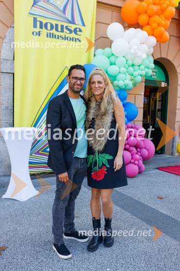  Dejan  Grbić, direktor Hiše iluzij;  ... Prva razstava poslikav - iluzij na človeških telesih ob 5. obletnici Hiše iluzij