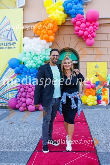  Dejan  Grbić, direktor Hiše iluzij;  ... Prva razstava poslikav - iluzij na človeških telesih ob 5. obletnici Hiše iluzij