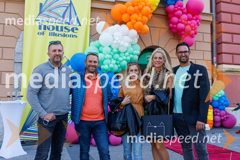  ... ;  ... ;  ... ;  ... ;  Dejan  Grbić, direktor Hiše iluzijPrva razstava poslikav - iluzij na človeških telesih ob 5. obletnici Hiše iluzij