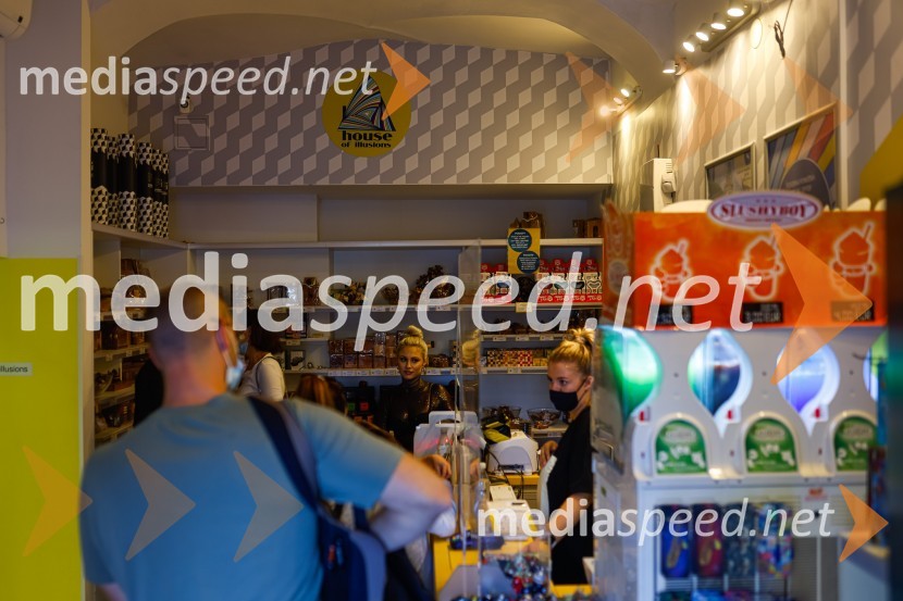 Prva razstava poslikav - iluzij na človeških telesih ob 5. obletnici Hiše iluzij