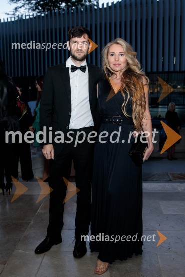  Urban Jazbinšek;  Hajdi Korošec Jazbinšek, pevkaFatalni moški 2021 je Aljoša Bagola