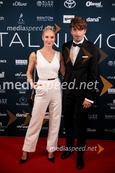  Iva Krajnc Bagola, igralka;  Aljoša  Bagola, izvršni kreativni direktor Pristop CreativeFatalni moški 2021 je Aljoša Bagola