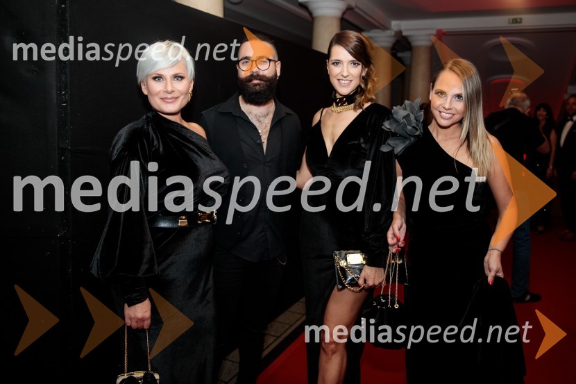  Ana  Praznik, voditeljica oddaje, Delovna akcija;  ... ;  Alenka Husić, pevka;  Tinkara Fortuna, skupina BepopFatalni moški 2021 je Aljoša Bagola