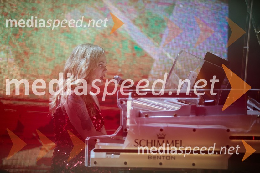  Jana Šušteršič, pevka, zmagovalka šova Slovenija ima talent 2014Fatalni moški 2021 je Aljoša Bagola