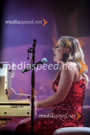  Jana Šušteršič, pevka, zmagovalka šova Slovenija ima talent 2014Fatalni moški 2021 je Aljoša Bagola