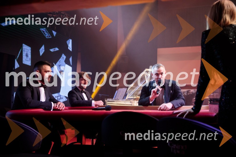  Jani Jugovic, Cool Fotr;  Aljoša  Bagola, izvršni kreativni direktor Pristop Creative;  Miha HercogFatalni moški 2021 je Aljoša Bagola