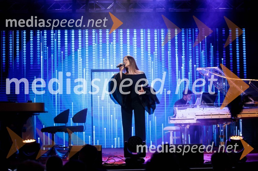  Maja Keuc, pevkaFatalni moški 2021 je Aljoša Bagola