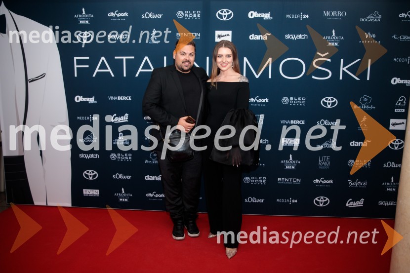  Nejc Simšič, novinar;  Maja Keuc, pevkaFatalni moški 2021 je Aljoša Bagola