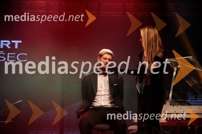  Robert Korošec, igralec;  Jerneja Podbevšek Zhembrovskyy, modna oblikovalka, voditeljicaFatalni moški 2021 je Aljoša Bagola