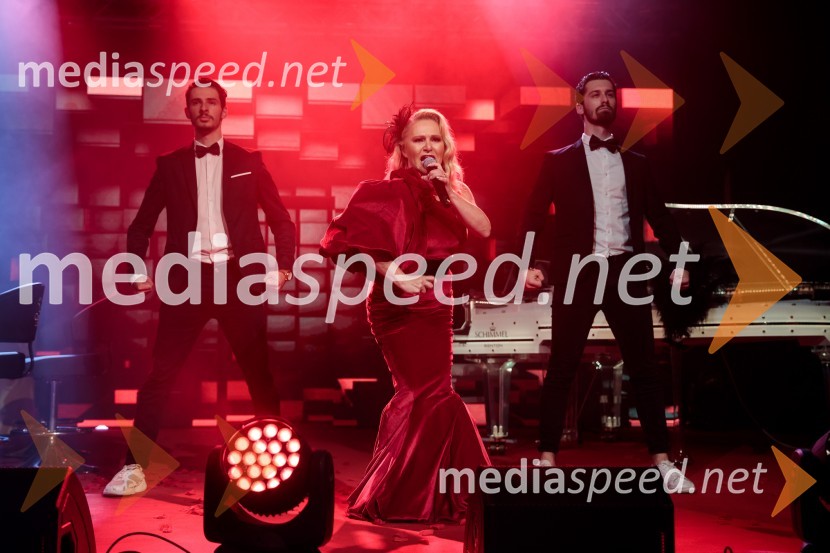  Nuša Derenda, pevkaFatalni moški 2021 je Aljoša Bagola