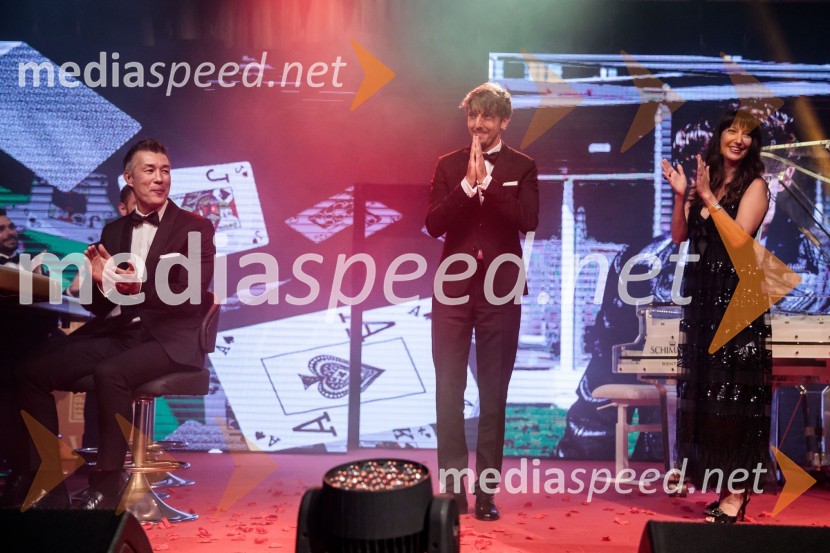  Taiji Tokuhisa, maneken in voditelj;  Aljoša Bagola, kreativec, kolumnist, predavatelj in knjižni avtor;  Petra Kancler,  urednica revije AvenijaFatalni moški 2021 je Aljoša Bagola