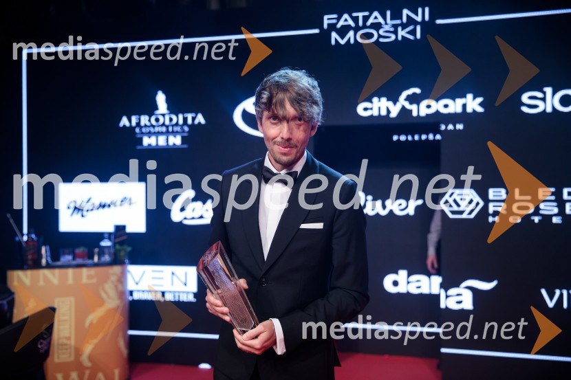  Aljoša Bagola, kreativec, kolumnist, predavatelj in knjižni avtorFatalni moški 2021 je Aljoša Bagola