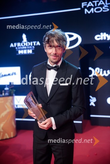  Aljoša Bagola, kreativec, kolumnist, predavatelj in knjižni avtorFatalni moški 2021 je Aljoša Bagola