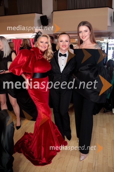  Nuša Derenda, pevka;  ... ;  Maja Keuc, pevkaFatalni moški 2021 je Aljoša Bagola