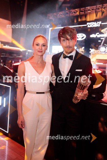  Iva Krajnc Bagola, igralka;  Aljoša Bagola, kreativec, kolumnist, predavatelj in knjižni avtorFatalni moški 2021 je Aljoša Bagola